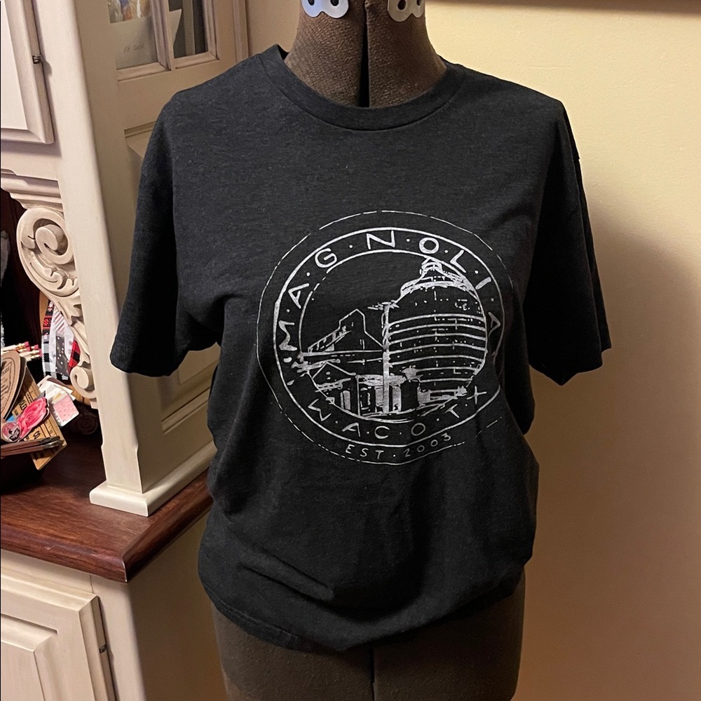 Magnolia Black Graphic T-Shirt